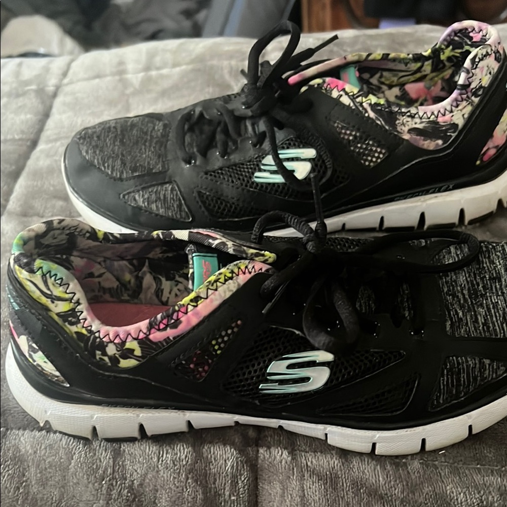Skechers Women's Black and Floral Sneakers